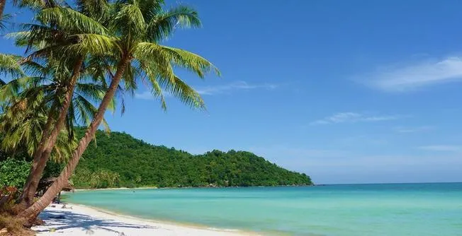 Top 10 Bãi biển thu hút khách du lịch nhất mùa hè