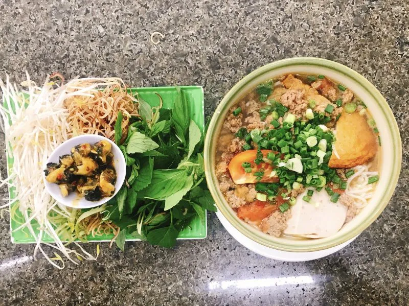 Top 8 Quán bún riêu ngon ở Quận 1, TP. HCM