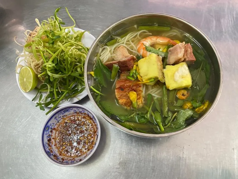 Top 9 Quán ăn trưa ngon nhất Quận 8, TP. HCM Top 9 Quán ăn trưa ngon nhất Quận 8, TP. HCM